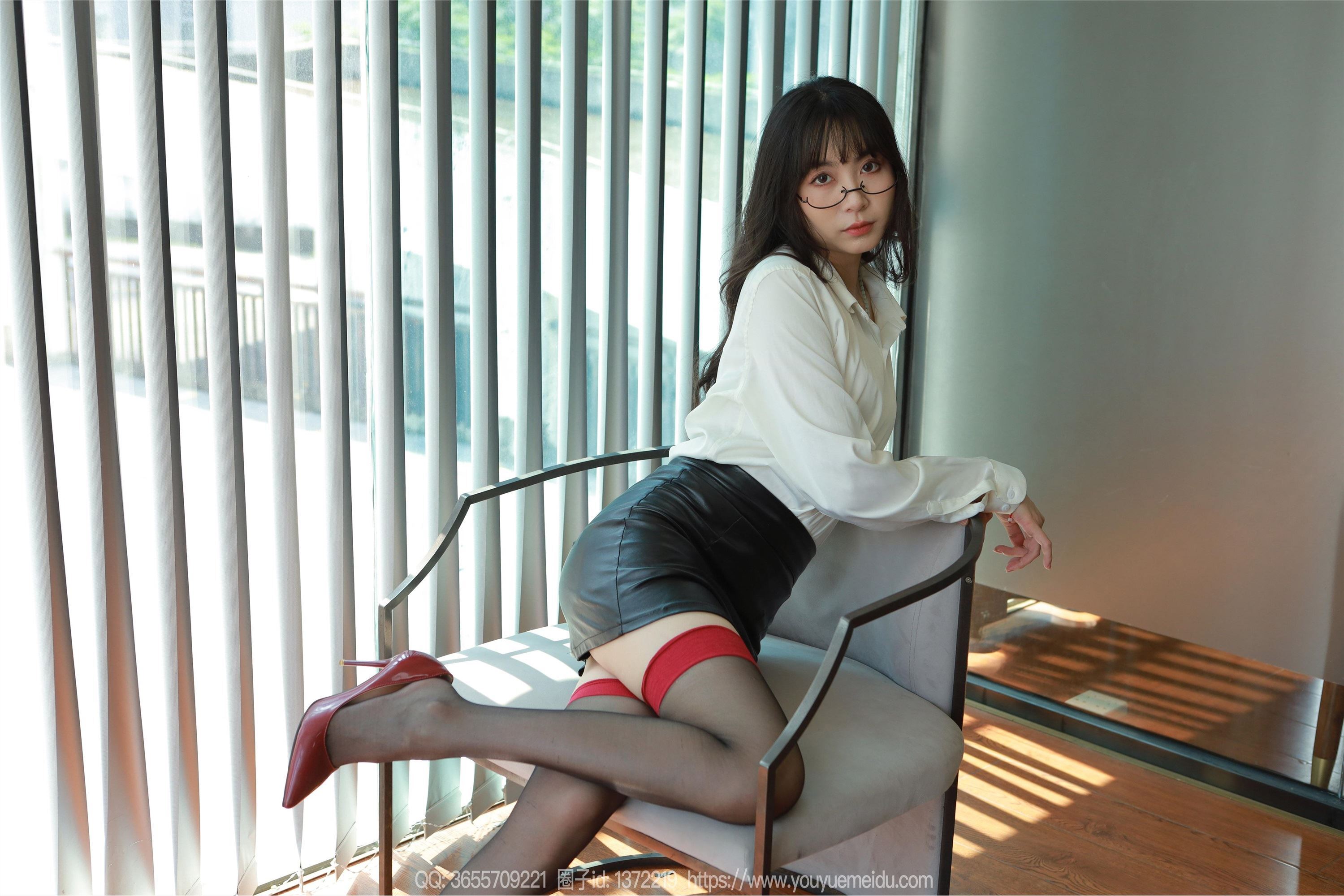 IESS异思趣向  2024.10.04 丝享家 1863 团团《双红长腿》